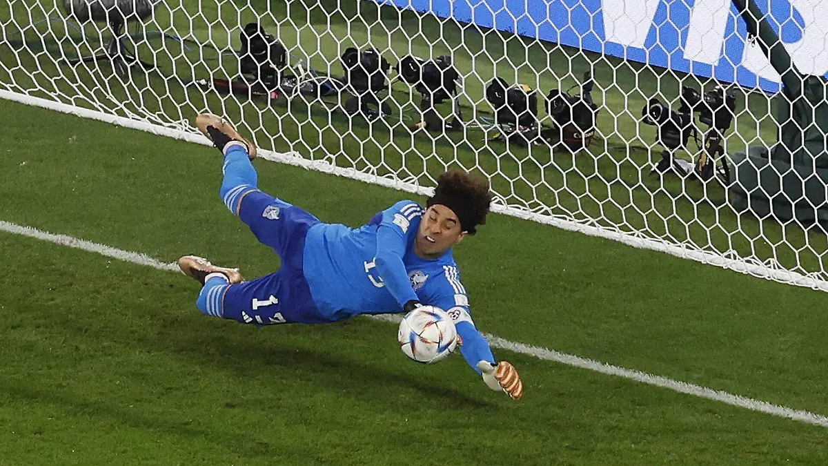 Guillermo Ochoa vs Polonia Qatar